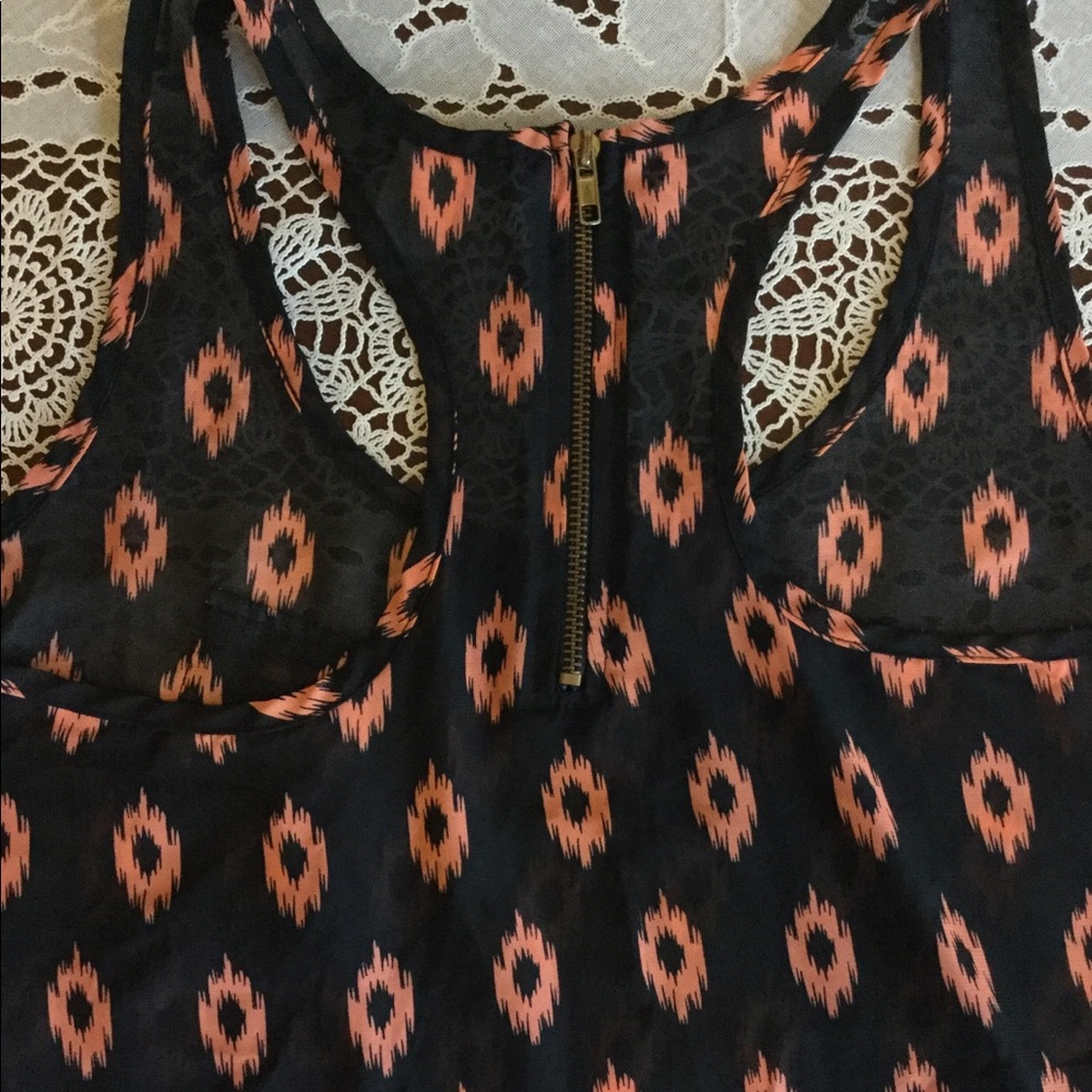 Shirt - Picture 7 of 8